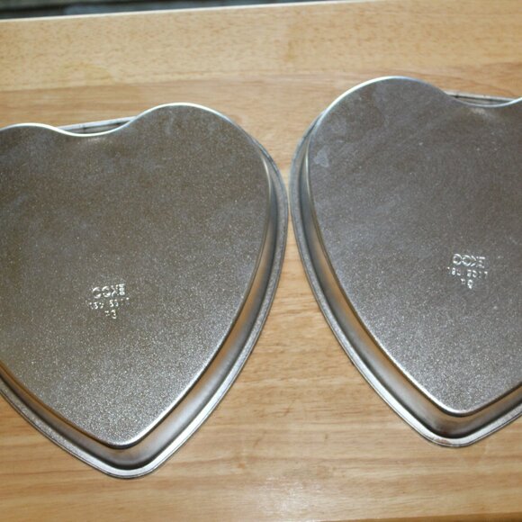 Vintage Ekco Non Stick Surface 9” Metal Heart Shaped Baking Pan - 2 - Picture 2 of 2